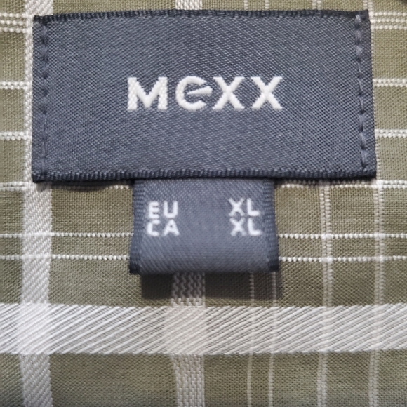 Mexx Button Up - Picture 2 of 3